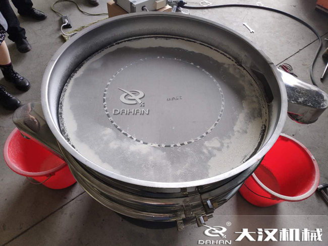 篩分過程中帶有水分的物料會影響篩分效果嗎？