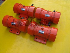 YZS振動(dòng)電機(jī):激振能力強(qiáng)，拆卸方便。