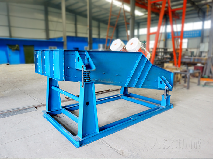 大型振動篩主要是用來篩分煤礦，礦石一些大型的篩分場地中。